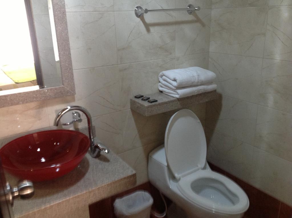 Hoteles Bogota Inn El Lago Country Zona Rosa Bilik gambar